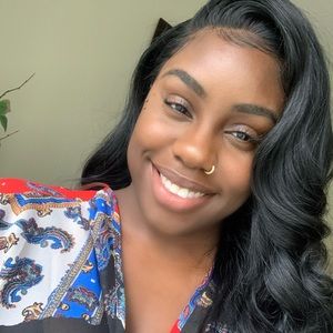 Meet your Posher, Crystal